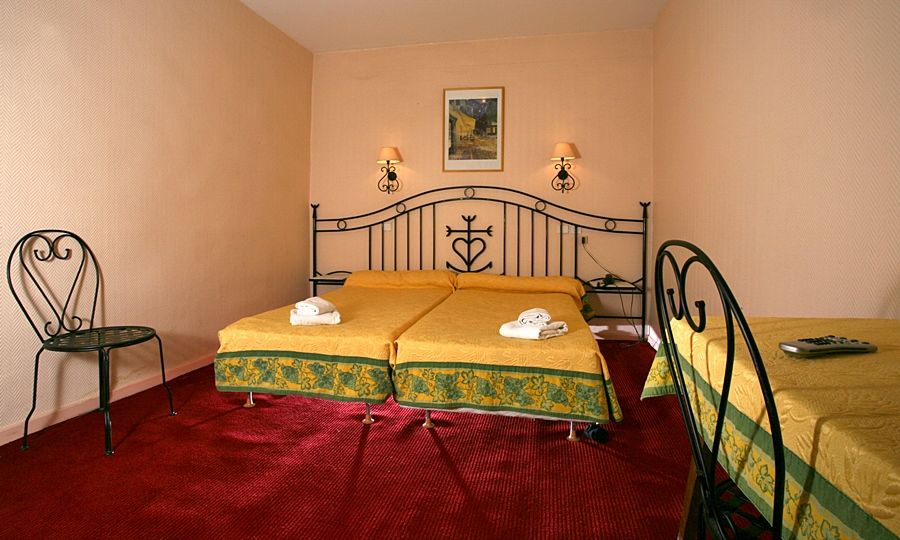 Hostellerie De La Source آرْلْ المظهر الخارجي الصورة