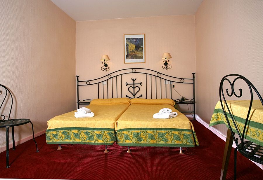 Hostellerie De La Source آرْلْ المظهر الخارجي الصورة